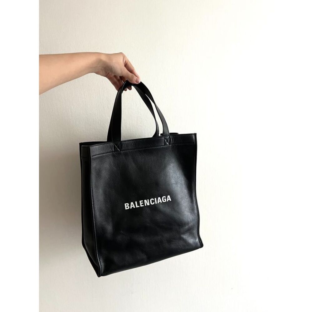 Balenciaga Women Pre-Loved Bag Very Good Condition
